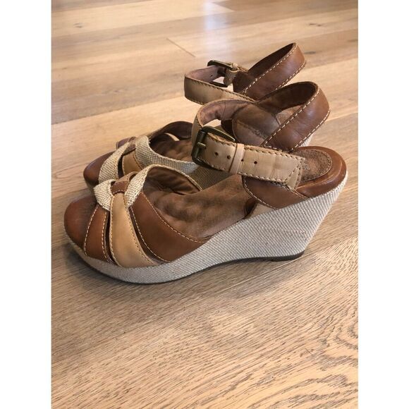 Soft Walk Tan and Leather Wedges, Women’s 6 - Picture 2 of 5